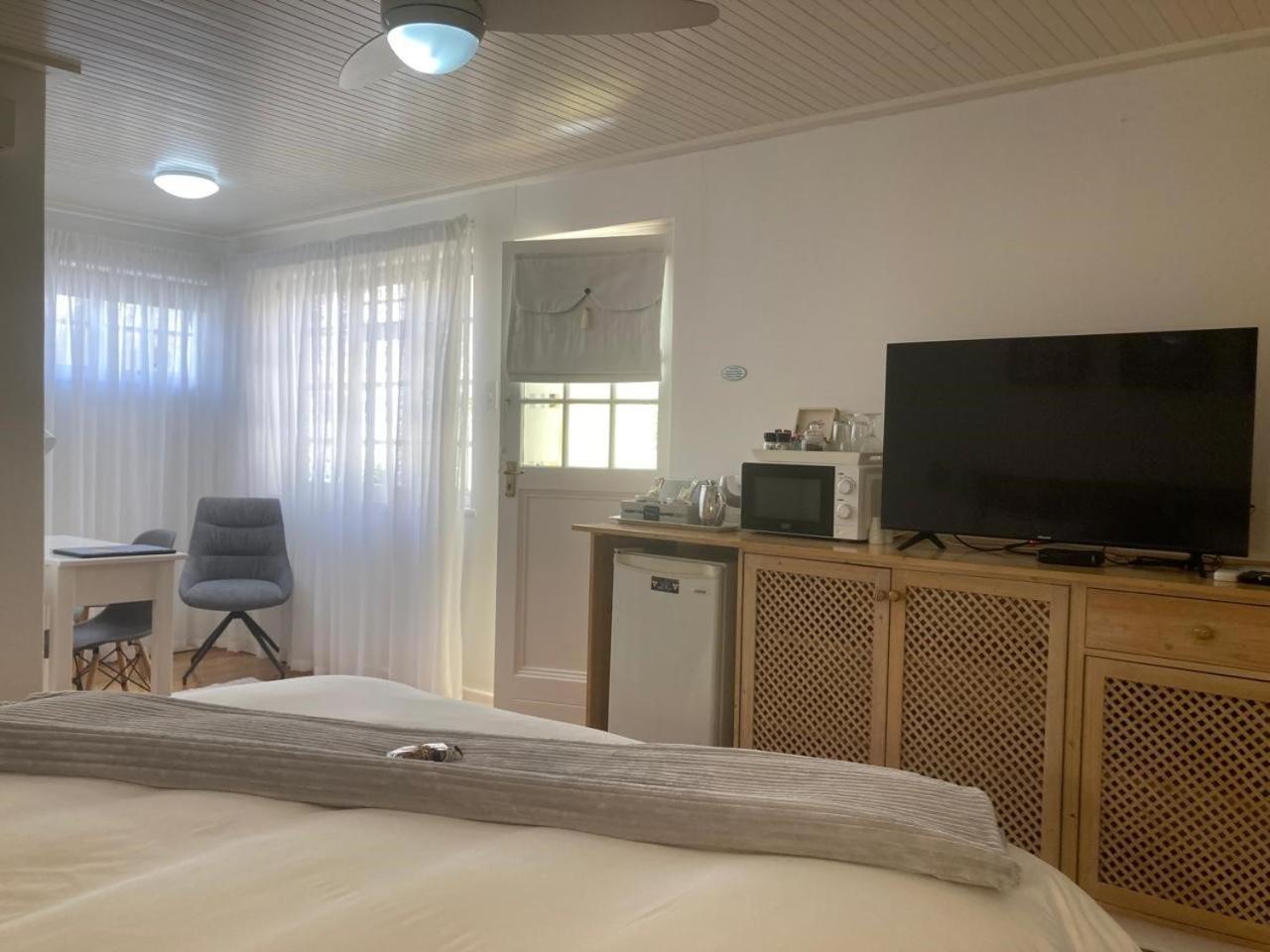 Bed and Breakfast On The Bay Порт-Элизабет Экстерьер фото