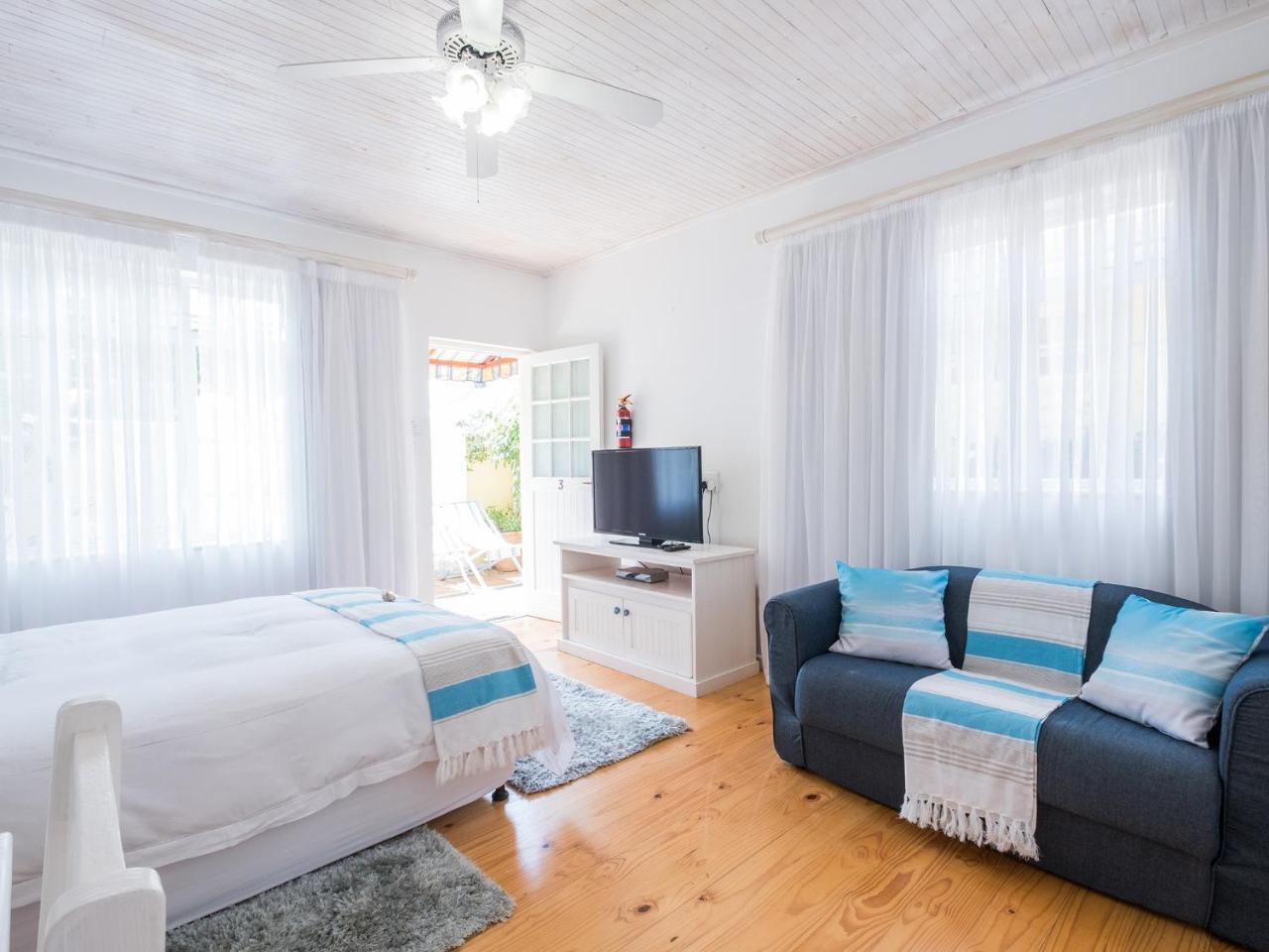 Bed and Breakfast On The Bay Порт-Элизабет Экстерьер фото